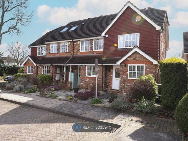 Moorcroft Gardens, Bromley BR2, 2 bed end terrace house to rent, £1,950 pcm | PrimeLocation