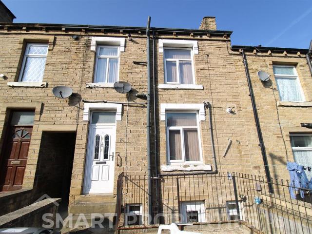 Moorbottom Road, Huddersfield HD1, 2 bed flat to rent, £580 pcm | PrimeLocation