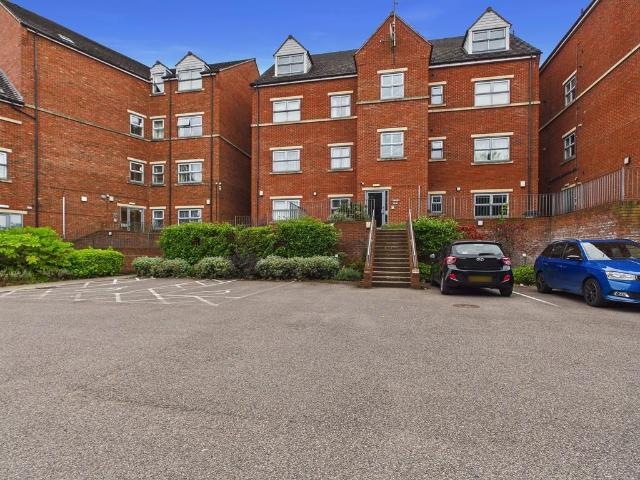 Moorgate View, Rotherham 2 bed apartment to rent £950 pcm £219 pw