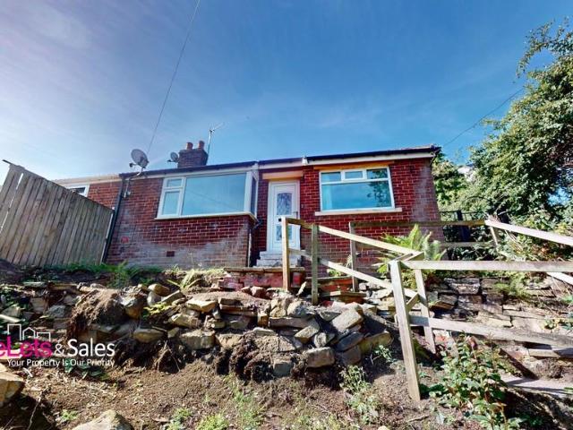 Moore Avenue BD7 2 bed semi detached bungalow to rent £1,000 pcm £231 pw