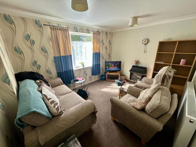 Moore Avenue, Bradford BD7, 1 bed flat to rent, £625 pcm | PrimeLocation