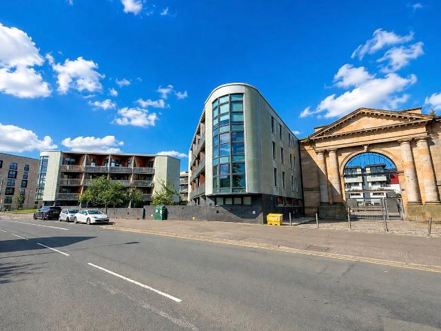 Moore Street, Glasgow G40, 2 bed flat to rent, £1,200 pcm | PrimeLocation