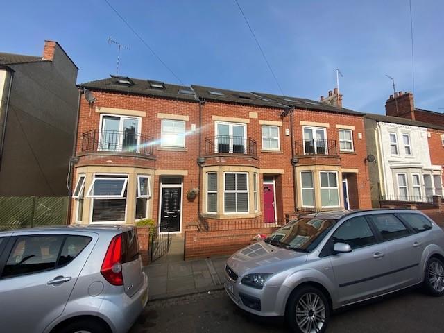 Moore Street, Northampton NN2 3 bed end of terrace house to rent £1,300 pcm £300 pw