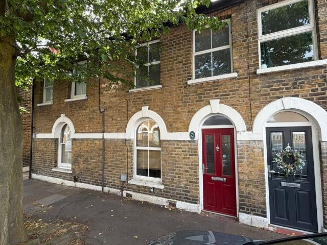 Mooreland Road, Bromley, Kent BR1, 2 bed terraced house to rent, £1,800 pcm | PrimeLocation