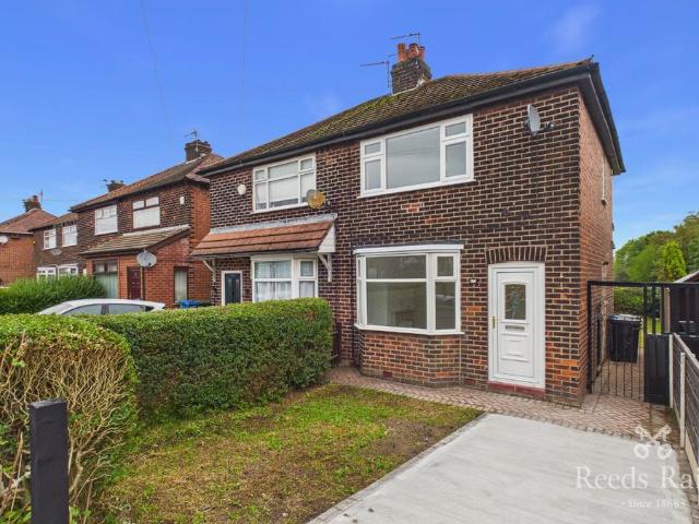 Moorfield Avenue, Manchester M34 2 bed semi detached house to rent £1,200 pcm £277 pw