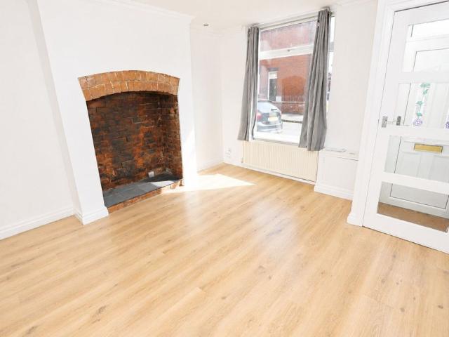 Moorfield Grove, Bolton, BL2 2LQ