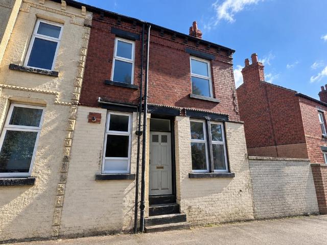 Moorfield Street, Armley, Leeds, West. 2 bed end of terrace house to rent £850 pcm £196 pw
