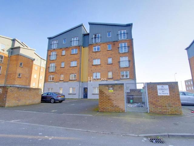 Moorhead Close, Splott, Cardiff 2 bed flat to rent £950 pcm £219 pw