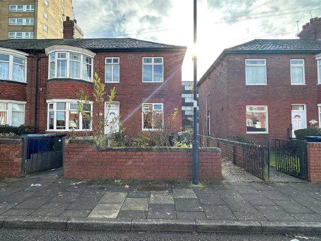 Moorhead, Newcastle Upon Tyne NE5, 3 bed flat to rent, £775 pcm | PrimeLocation