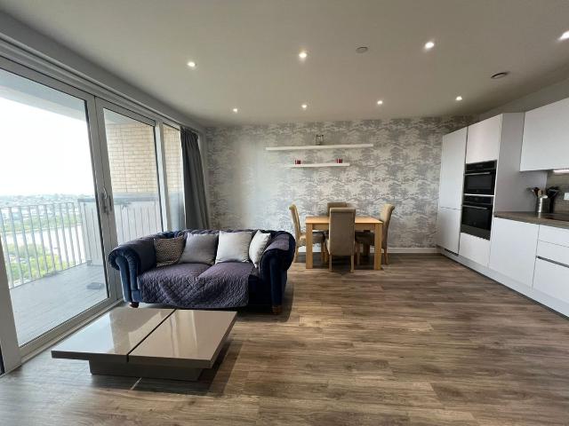 Moorhen Drive, London NW9, 2 bed flat to rent, £2,300 pcm | PrimeLocation