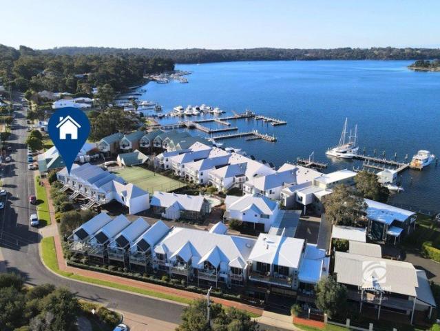 MOORINGS RESORT APARTMENT