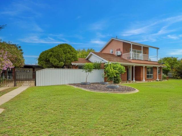 Mooroopna's Best Views on a 1336m2 Block!