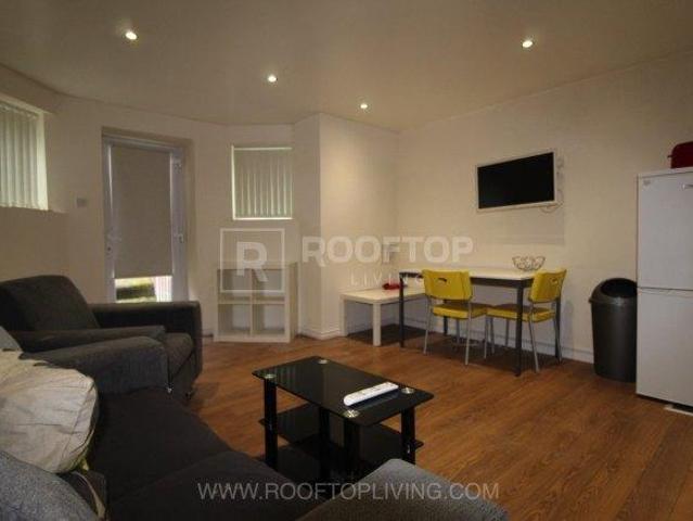 Moorland Avenue 3 bed house share to rent £1,755 pcm £405 pw