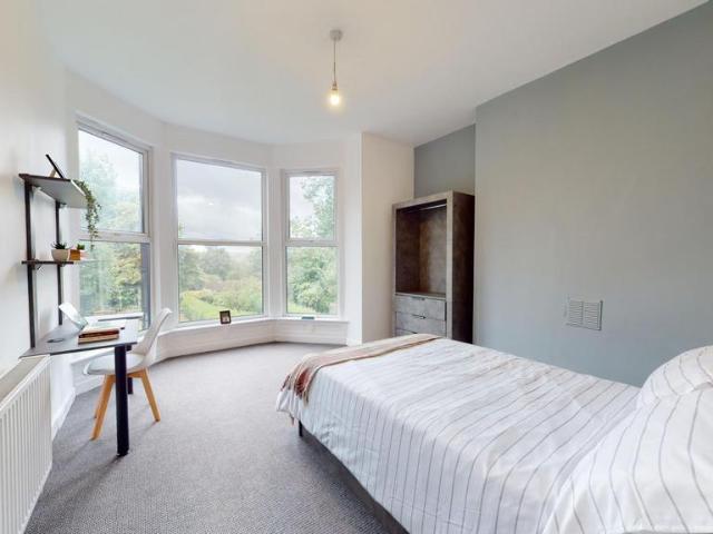 Moorland Avenue, Leeds LS6 5 bed flat to rent £521 pcm £120 pw