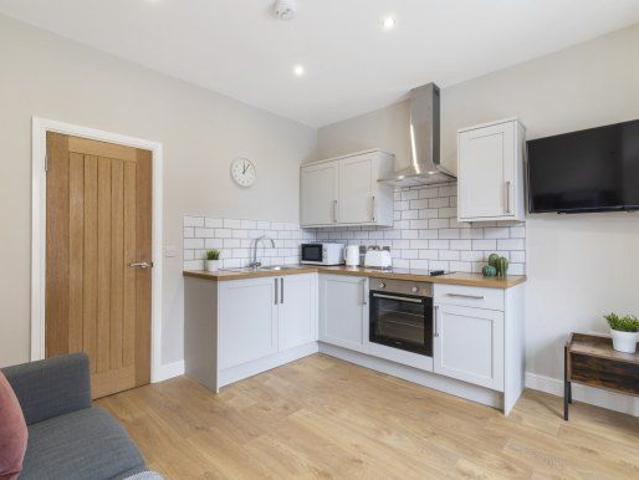 Moorland Road, Leeds LS6, 2 bed shared accommodation to rent, £758 pppm | PrimeLocation