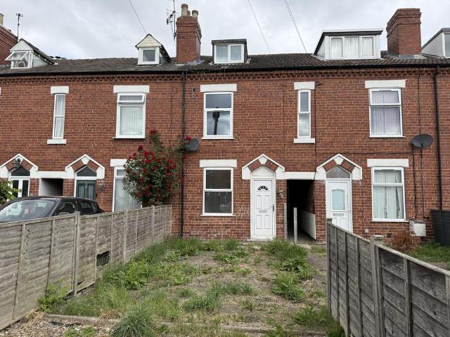 Moorland Road 3 bed terraced house to rent £795 pcm £183 pw