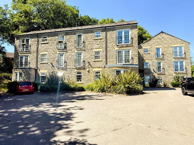 Moorlands Avenue West, Dewsbury WF13, 2 bed flat to rent, £775 pcm | PrimeLocation