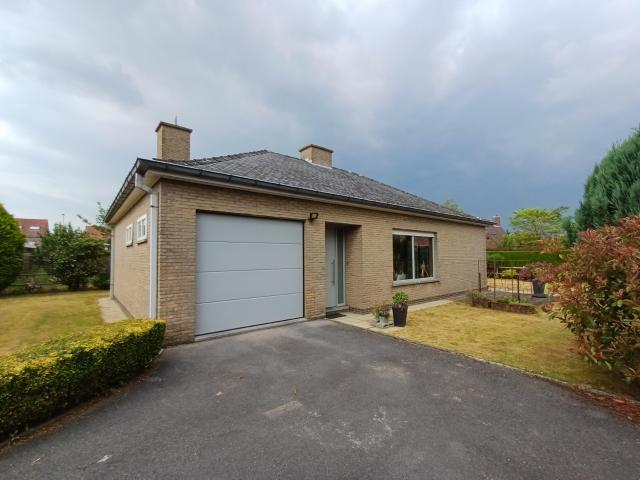 Moorsele Vrijstaande woning met tuin, garage en 2 slpk, gelegen te Moorsele