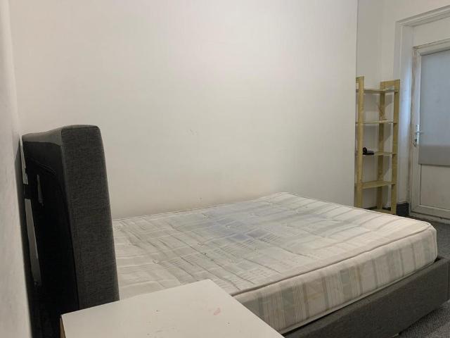 Moorside Road, Manchester, M8 5SB, United Kingdom | 1 bed apartment for rent #136444144 | Rentberry