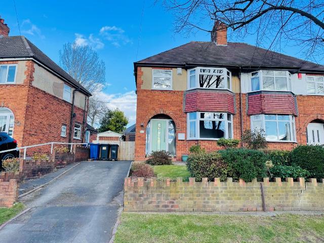 Moorthorne Crescent, Newcastle ST5, 3 bed property to rent, £1,000 pcm | PrimeLocation