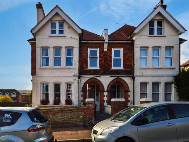 Moat Croft Road, Eastbourne BN21, 1 bed flat to rent, £900 pcm | PrimeLocation