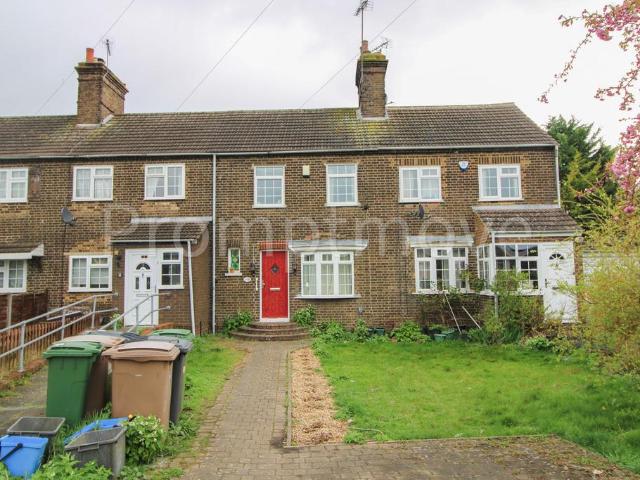 Moat Lane Luton LU3 1UU 3 bed terraced house to rent £1,500 pcm £346 pw