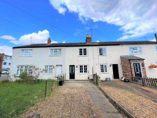 Moat Lane, Luton LU3, 2 bed terraced house to rent, £1,400 pcm | PrimeLocation