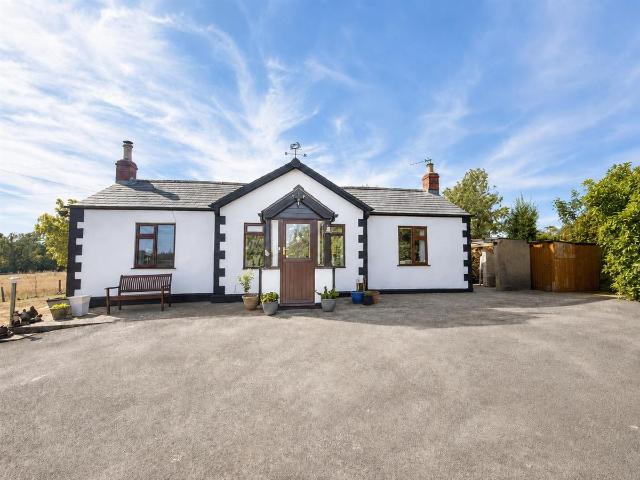 Moat Lane, Staunton, Gloucester GL19, 3 bed detached bungalow to rent, £1,800 pcm | PrimeLocation