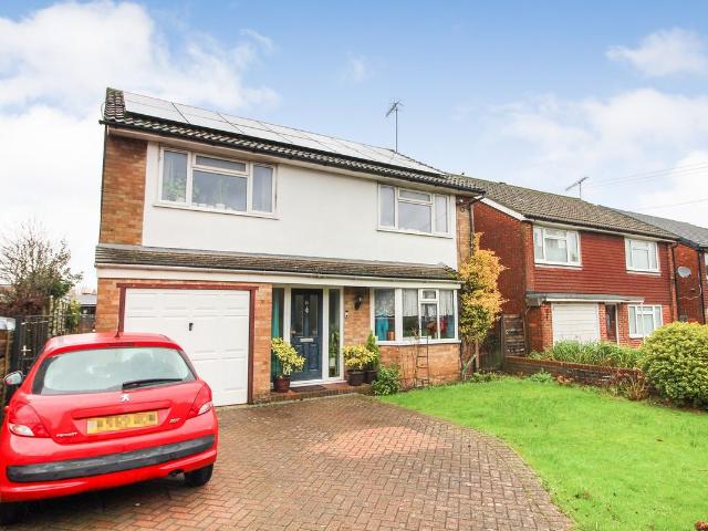 Moat Road, East Grinstead, West Sussex. RH19, 4 bed detached house to rent, £2,100 pcm | PrimeLocation