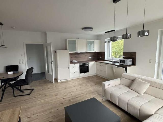 Möbelierte, moderne 3 Zimmer Wohnung mit Balkon, Einbauküche und gehobener Ausstattung