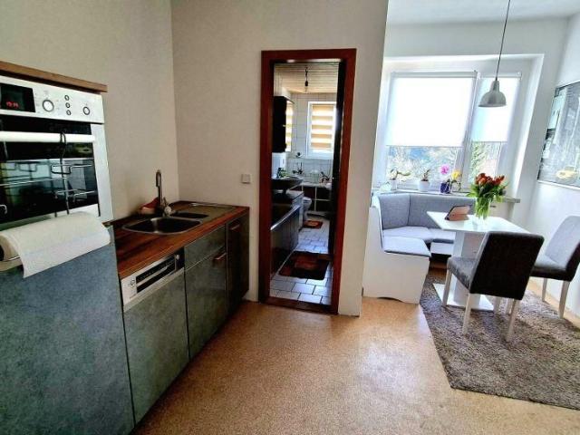 Möbelierte 1,5 Zi. Whg. in TOP Wohnlage ! Bad mit Fenster+Wanne u.v.m