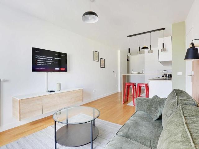 Mobility Lease Elegant 4 Room Apartment La Défense apartment