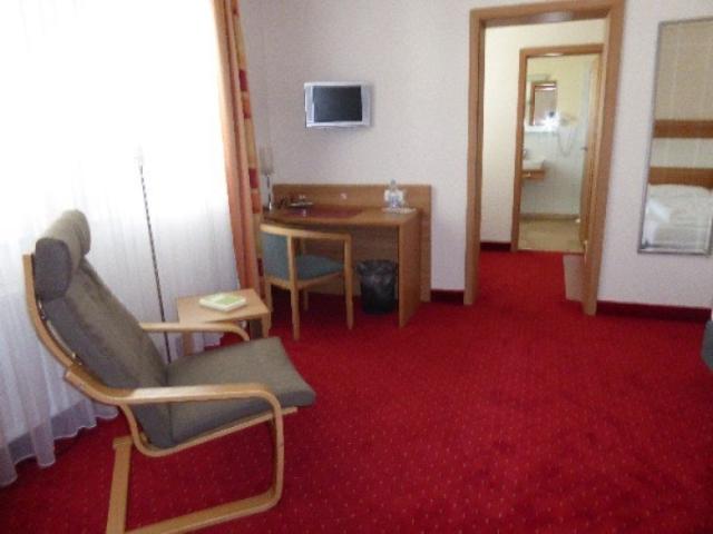 Möbl. Appartment, 25 qm 2, Nähe S Bahn FFM Sachsenhausen