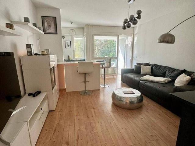 MÖBLIERT 2 ZIMMER ERDGESCHOSS MIT DUSCHBAD UND TERRASSE