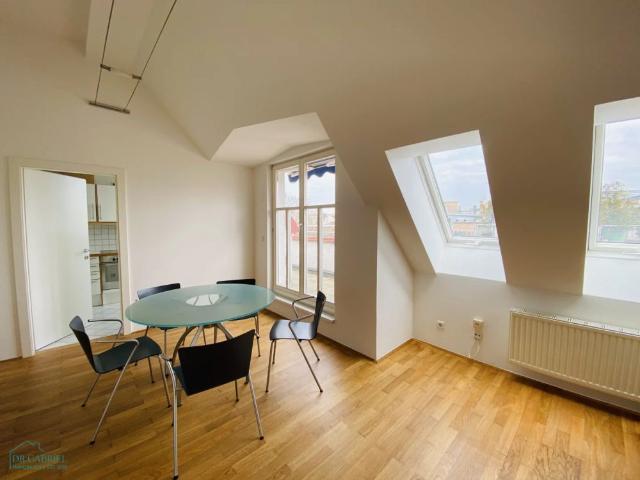 MÖBLIERT FULLY FURNISHED: TERRASSENMIETE
