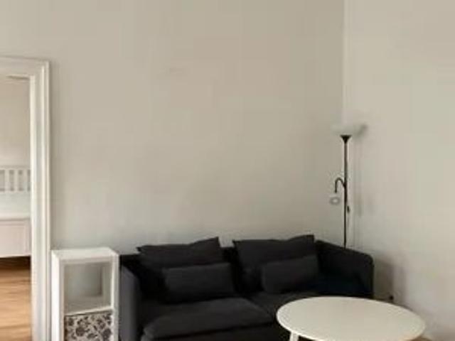 Möbliert, ruhig, zentral mit Balkon Furnished, quiet, centrally with balcony