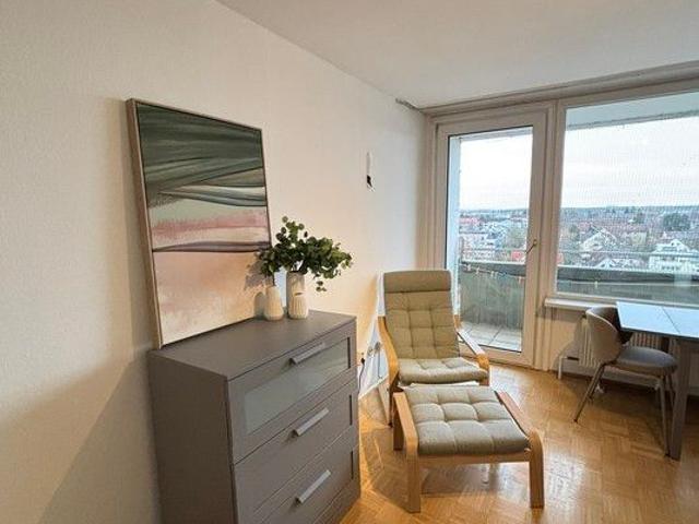 Möbliert Schöne Wohnung mit Balkon in zentraler Lage