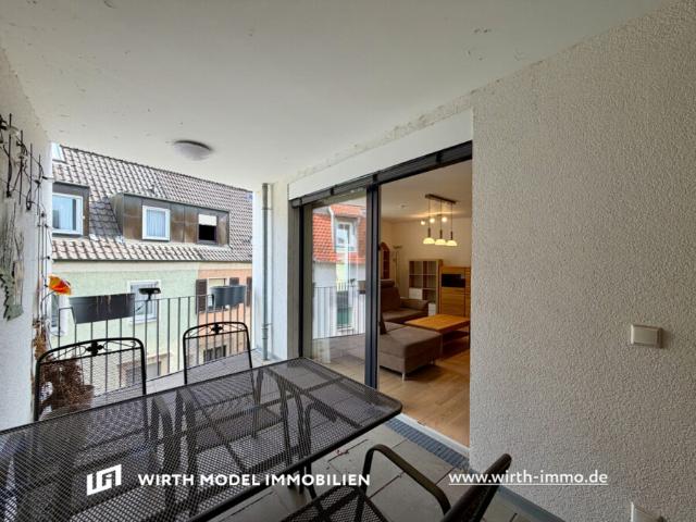 Möbliert & sofort verfügbar: Drei Zimmer Stadtwohnung mit TG Stellplatz – Wirth Model Immobilien
