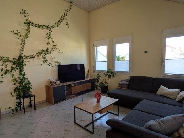 Möblierte 3.5 Zimmer Wohnung mit grosser Terrasse in Rotkreuz