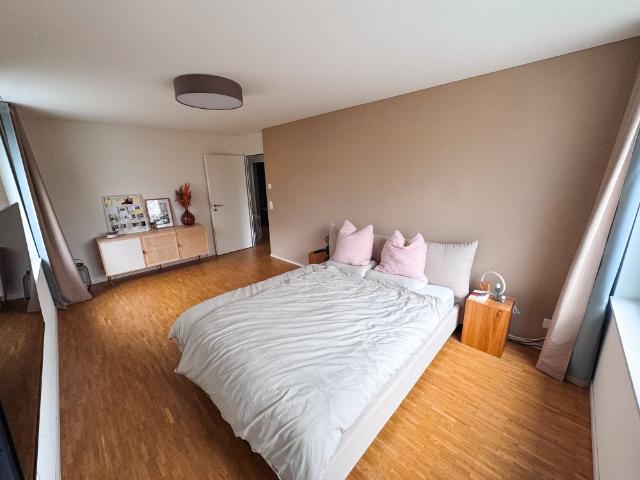 Möblierte 3.5 Zimmer Wohnung in Kriens mit Balkon & Bergsicht