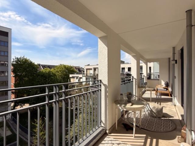 Möblierte 3 Zi Whg, großer West Balkon, Tiefgarage in München Bogenhausen