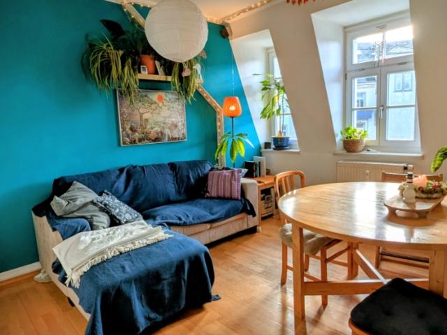 Möblierte 3 Zi Wohnung, Dachzimmer, 2 Bäder, Reinigung inkl. – Neustadt/Elbe, Jan–Feb | Furnished flat, cleaning incl