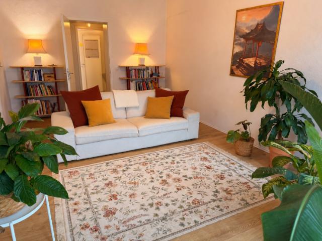 Möblierte 3 Zi Altbauwohnung mit sonnigem Balkon, nähe Hermannplatz – Anmeldung möglich