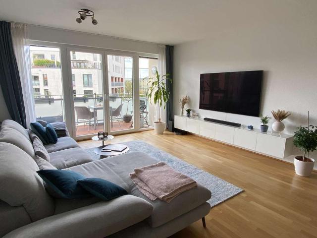Möblierte 3 Zimmerwohnung mit Balkon am Eifelplatz zur langfristigen Untermiete
