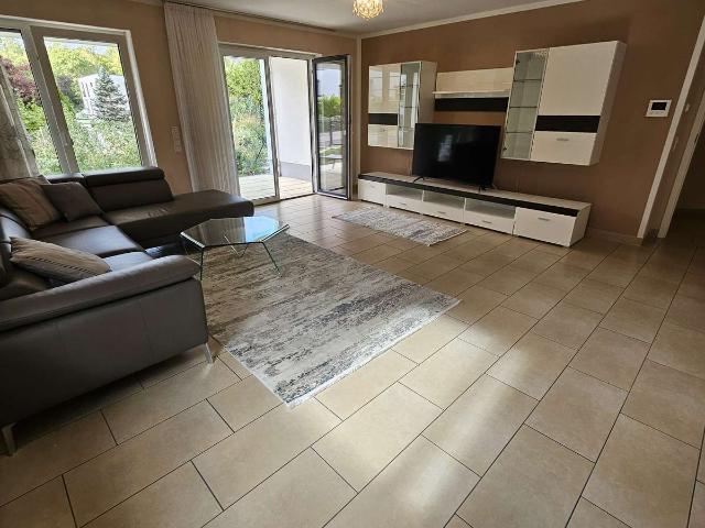 Möblierte 3 Zimmer Gartenwohnung mit Terrasse und Einbauküche