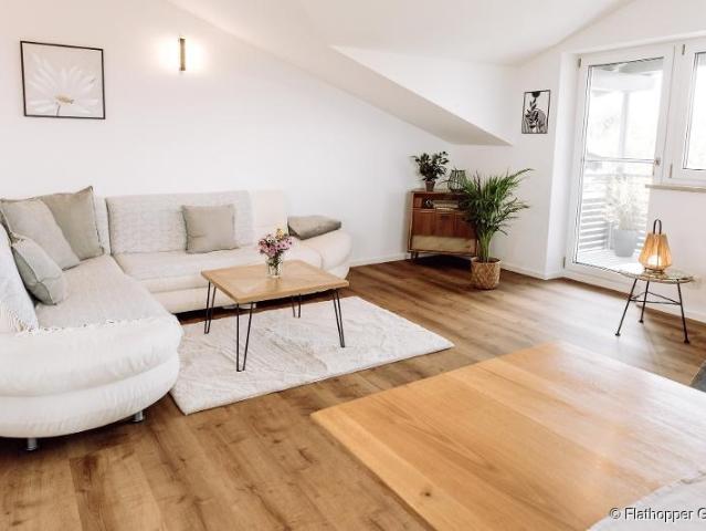 Möblierte 3 Zimmer Dachgeschoss Wohnung in Söllhuben / Ortsgemeinde Riedering