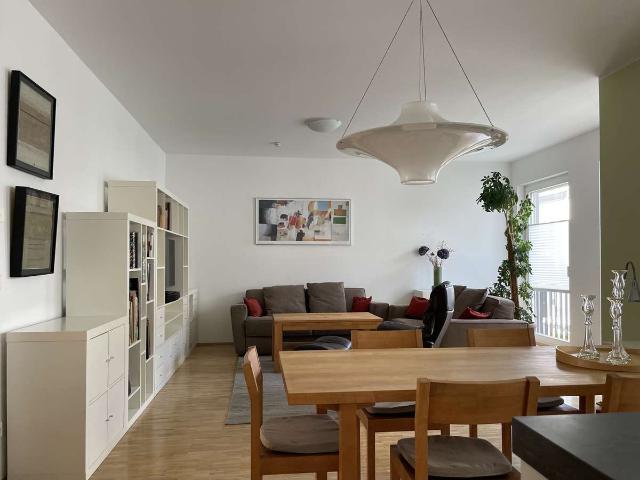 Möblierte 3 Zimmer Wohnung in Köln Sülz mit Balkon, Klimaanlage und Aufzug