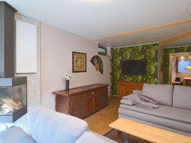 Möblierte 3 Zimmer Wohnung mit 2 Schlafzimmern, 2 Bädern, WLAN und Garten in Nürnberg