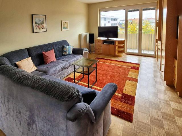 Möblierte 3 Zimmer Wohnung mit Balkon & Garagenplatz nahe Schlosspark Eggenberg