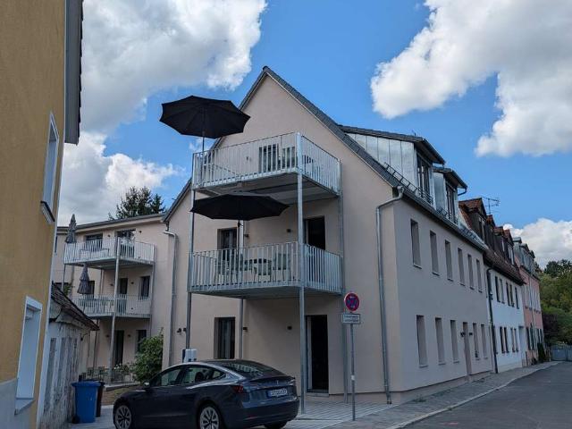 Möblierte 3 Zimmer Wohnung mit Balkon. Voll ausgestattet